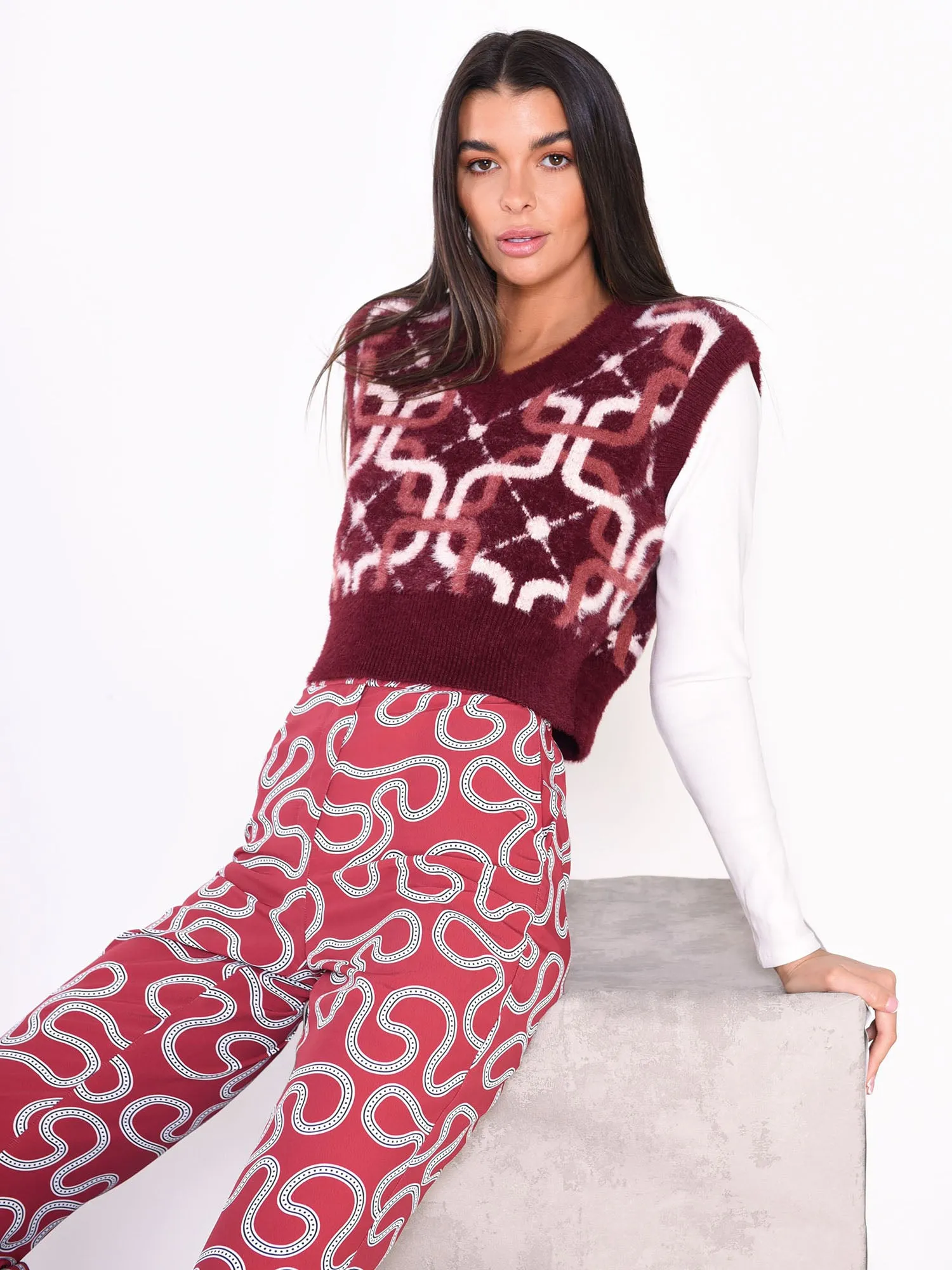 Burgundy Pattern V-Neck Sleeveless Jumper