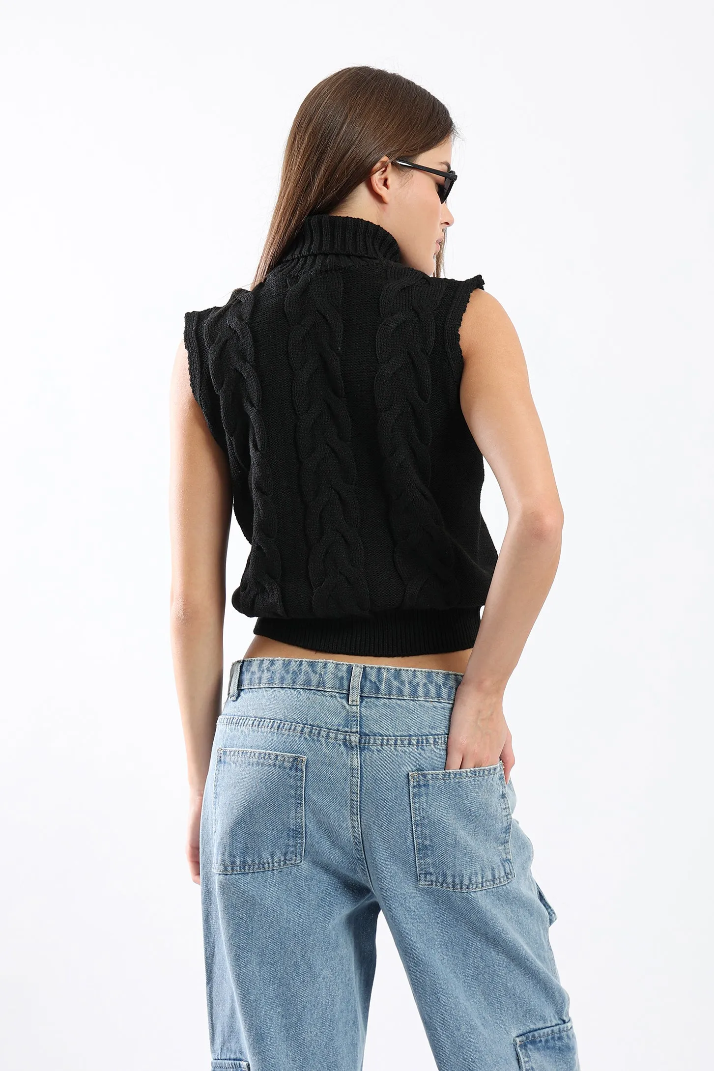 CABLE KNIT VEST - BLACK