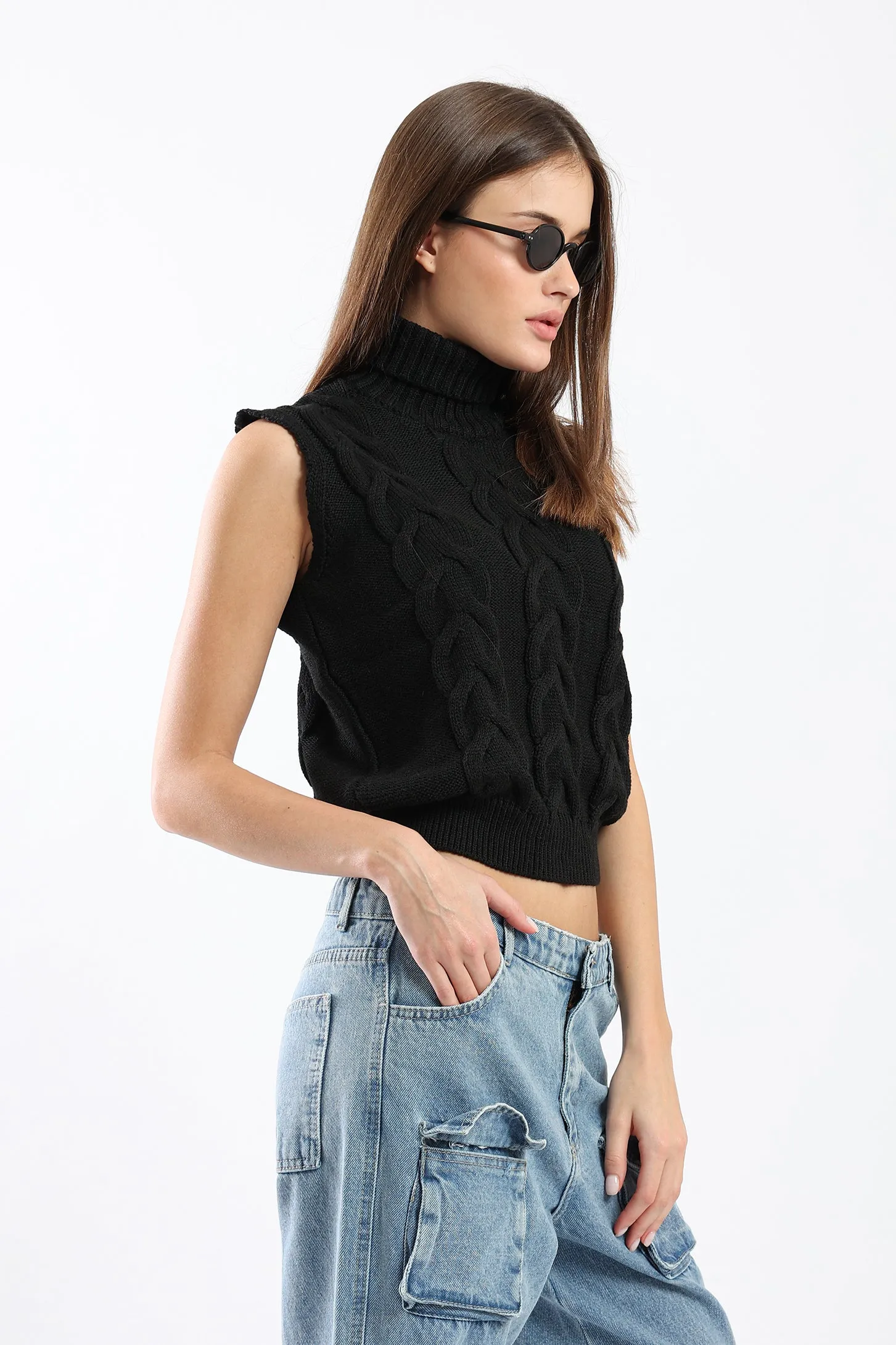 CABLE KNIT VEST - BLACK