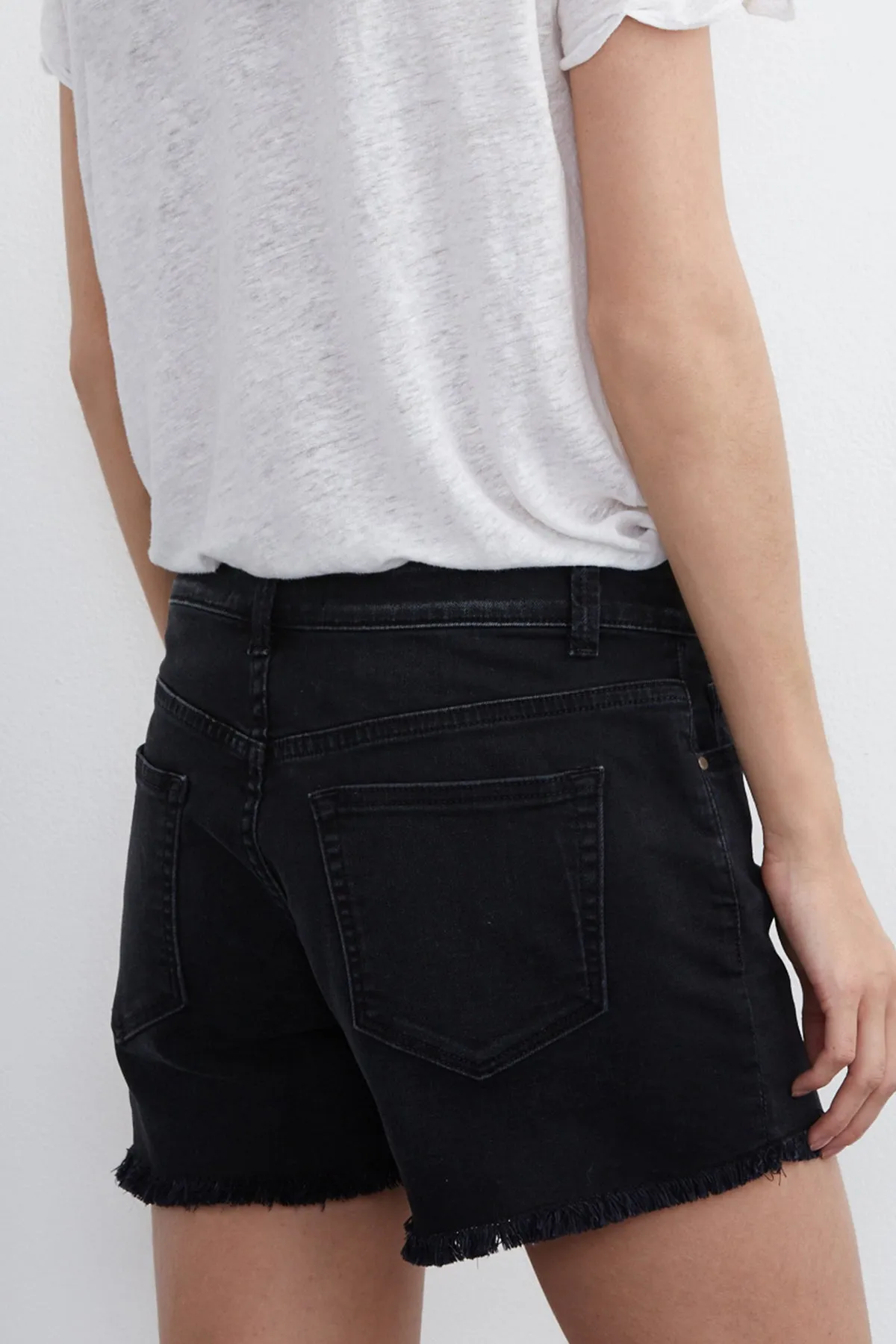 CINDY FRAYED HEM BOYFRIEND SHORTS